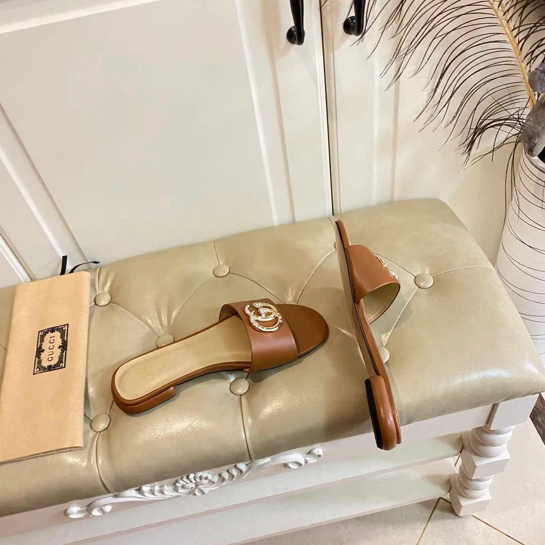 👟👟Ex-factory price 420👟👟, new Gucci slippers, cowhide surface, sheepskin lining, sizes 35-42 (custom-made sizes 43 and 44 are non-refundable)